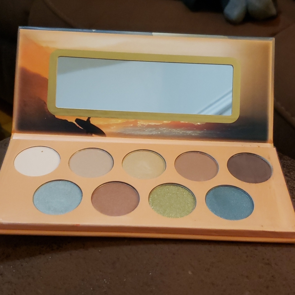 Eyeshadow pallets